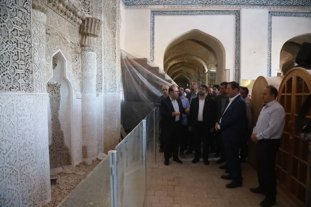 بازدید استاندار آذربایجانغربی از روند مرمت و احیای مسجد جامع ارومیه