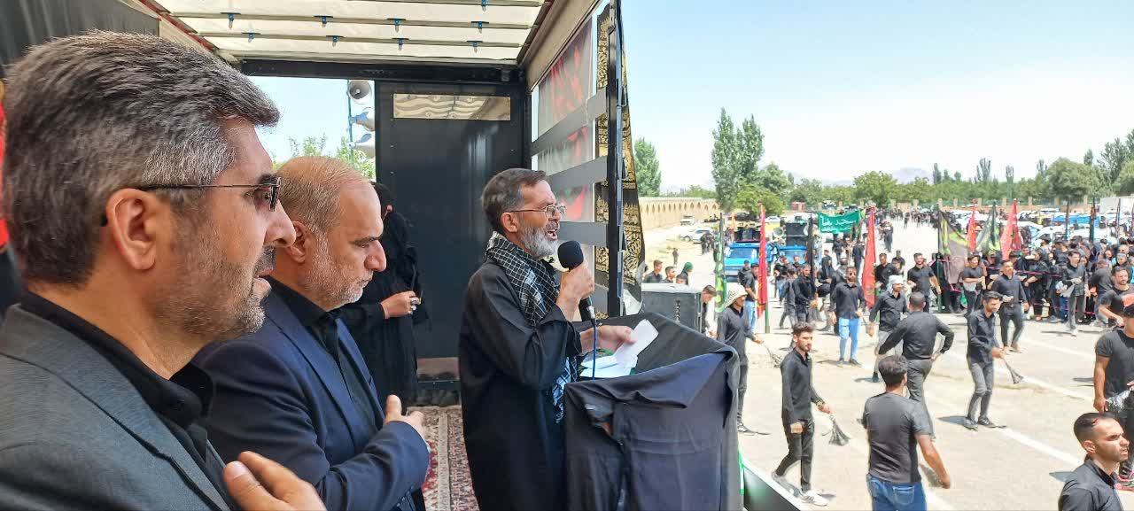 حضور غلامحسین عماری فرماندار شهرستان ارومیه در مراسم عزاداری و سوگواری حضرت اباعبدالله الحسین علیه السلام
