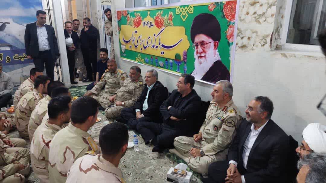 بازدید استاندار آذربایجانغربی از پاسگاه مرزی خانیک در ارومیه / افطار در کنار مرزبانان