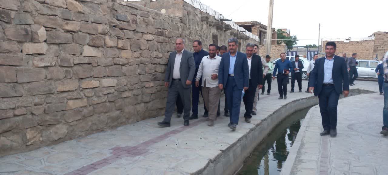 حضور غلامحسین عماری فرماندار شهرستان ارومیه و هیئت همراه از روستای گوزگوند از توابع بخش مرکزی