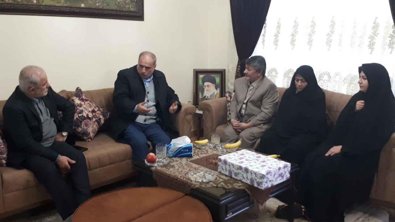دیدار فرماندار شهرستان ارومیه با خانواده معظم شهدا
