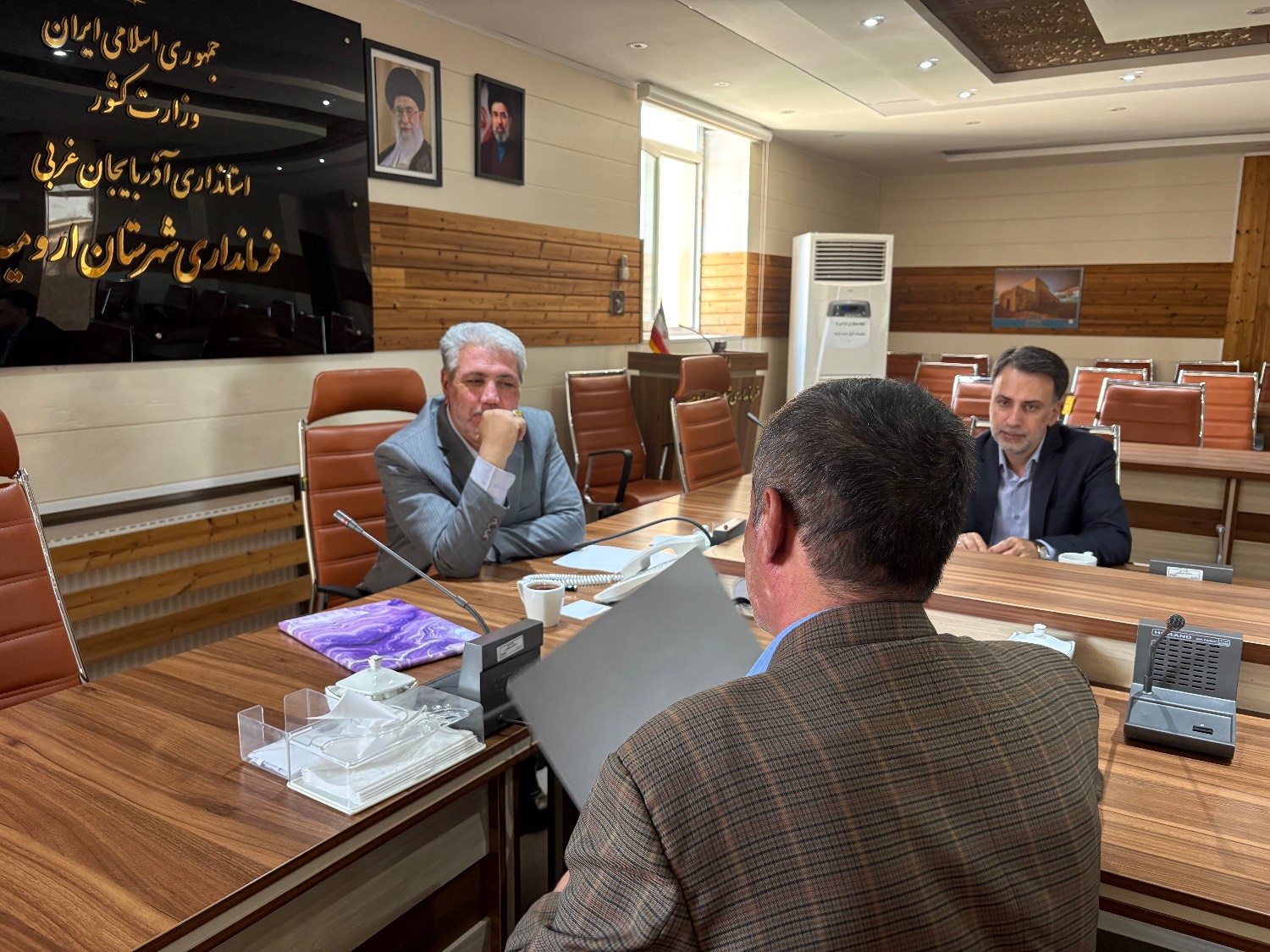 رسیدگی مستقیم به مطالبات مردم در دیدار مردمی فرماندار ارومیه