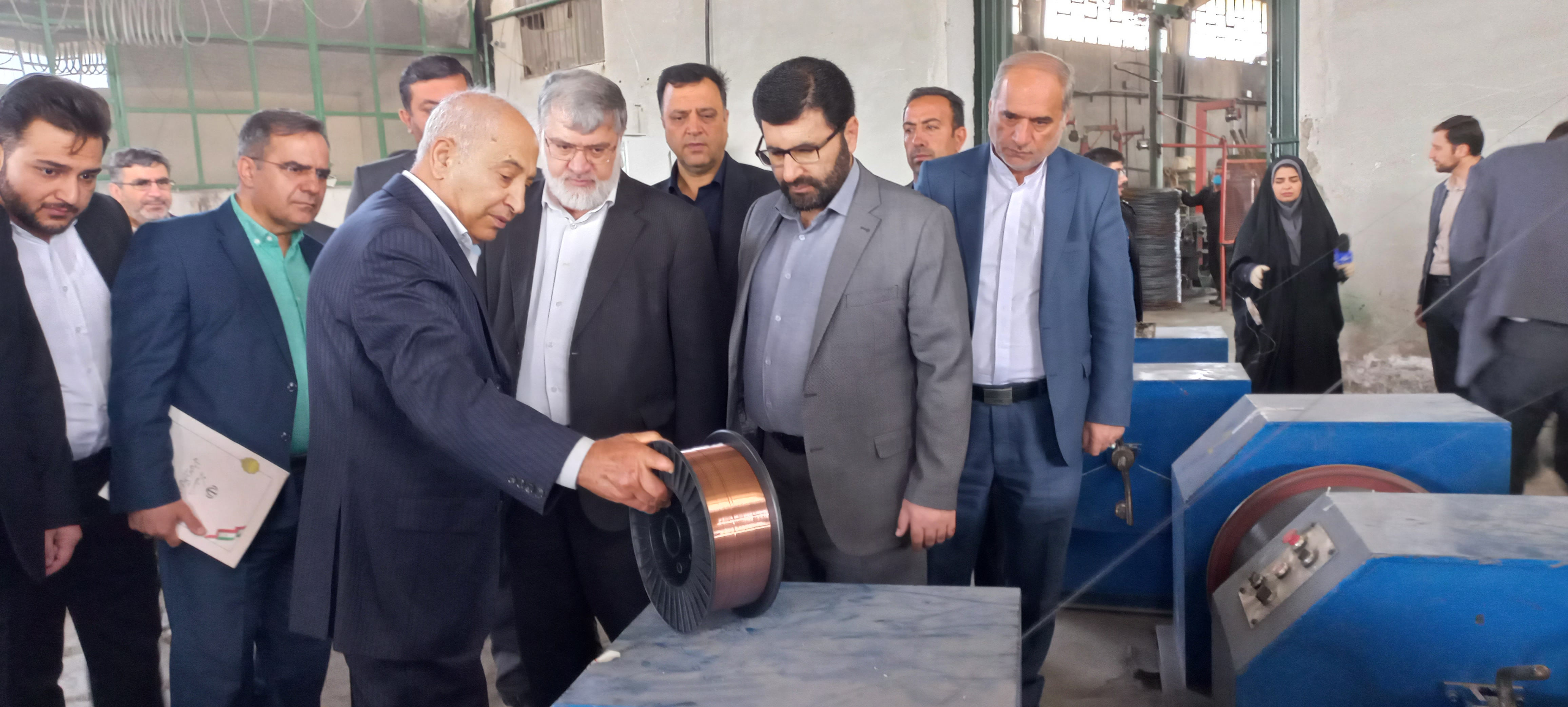 بازدید استاندار آذربایجان غربی از شرکت الکترود جوش