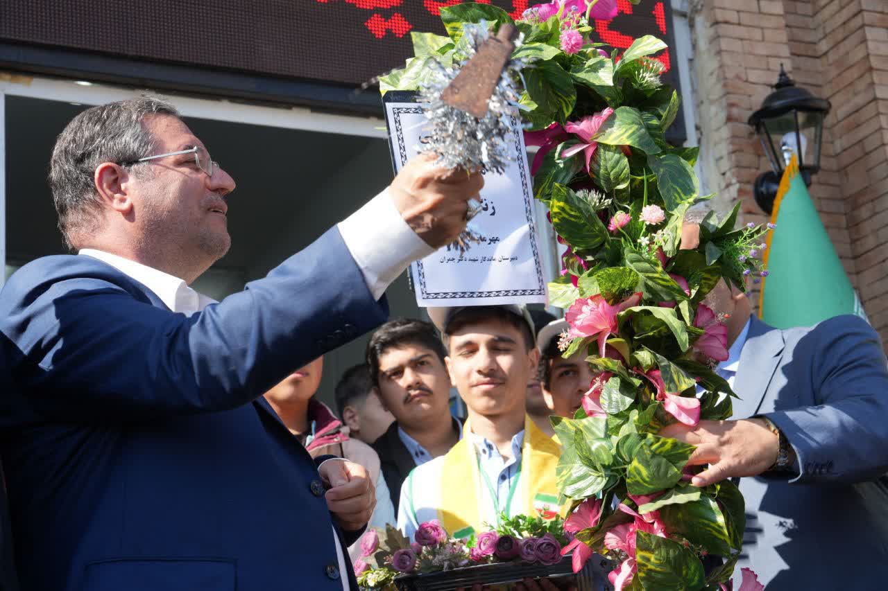 با حضور استاندار آذربایجانغربی انجام شد؛ آغاز سال تحصیلی جدید در آذربایجانغربی