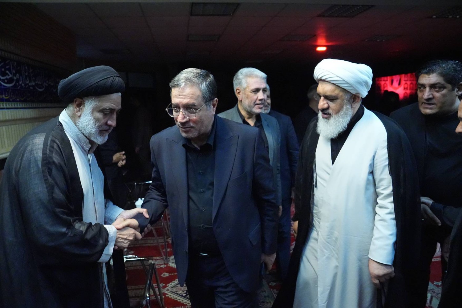 حضور استاندار آذربایجان‌غربی در آیین عزاداری حسینیه اعظم حضرت علی بن موسی‌الرضا (ع) ارومیه + تصاویر