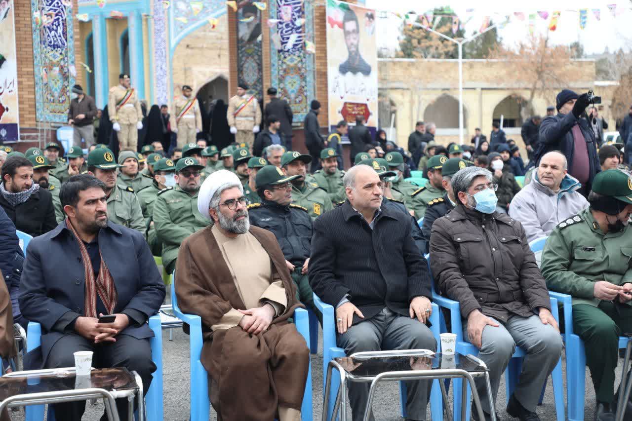 مراسم تجدید میثاق با آرمانهای امام راحل و شهدای انقلاب در شهرستان ارومیه برگزار شد