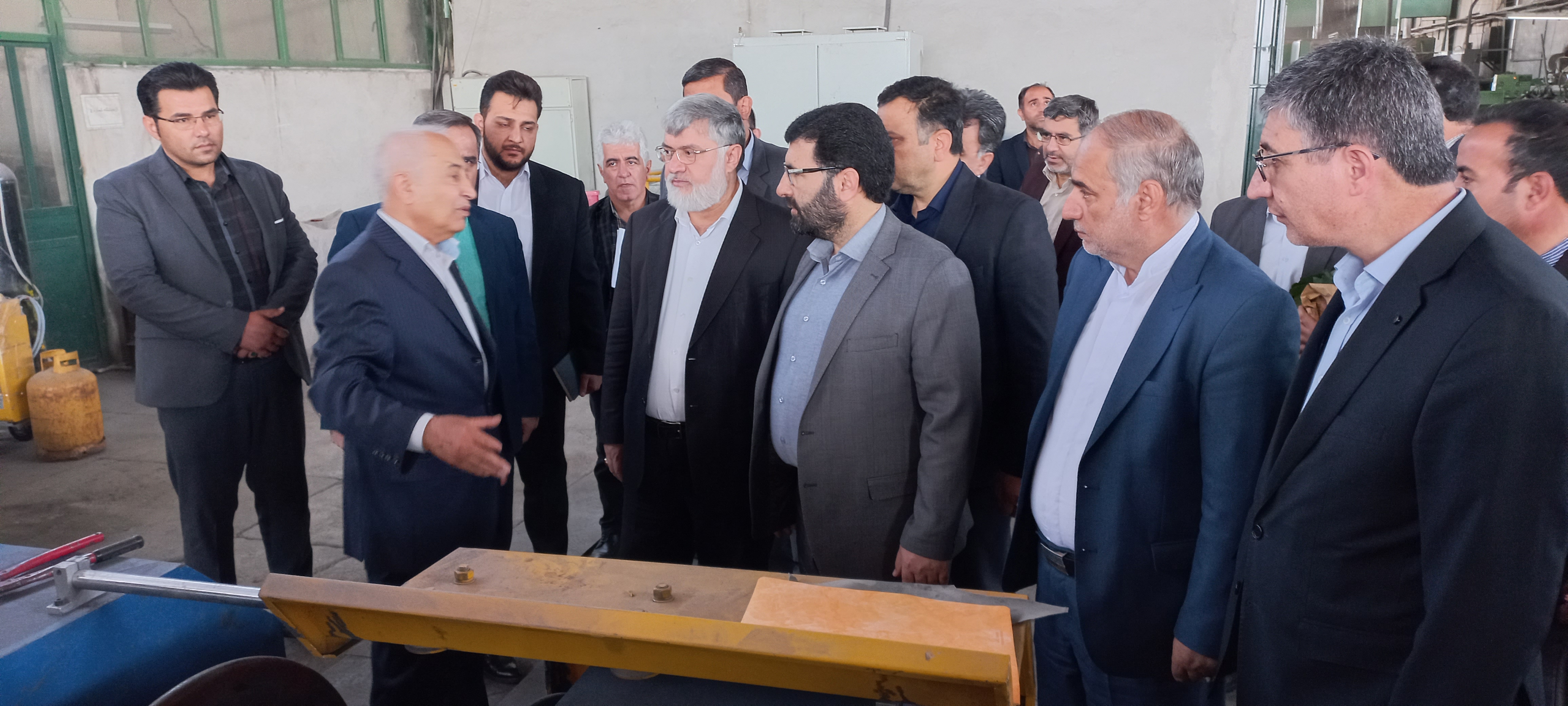 بازدید استاندار آذربایجان غربی از شرکت الکترود جوش