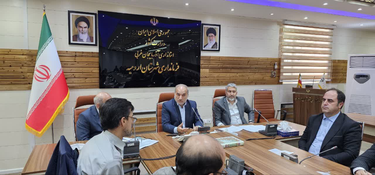 نشست هم اندیشی فرمانداری شهرستان ارومیه با مجموعه مدیران کمیته امداد امام خمینی ره+ تصاویر