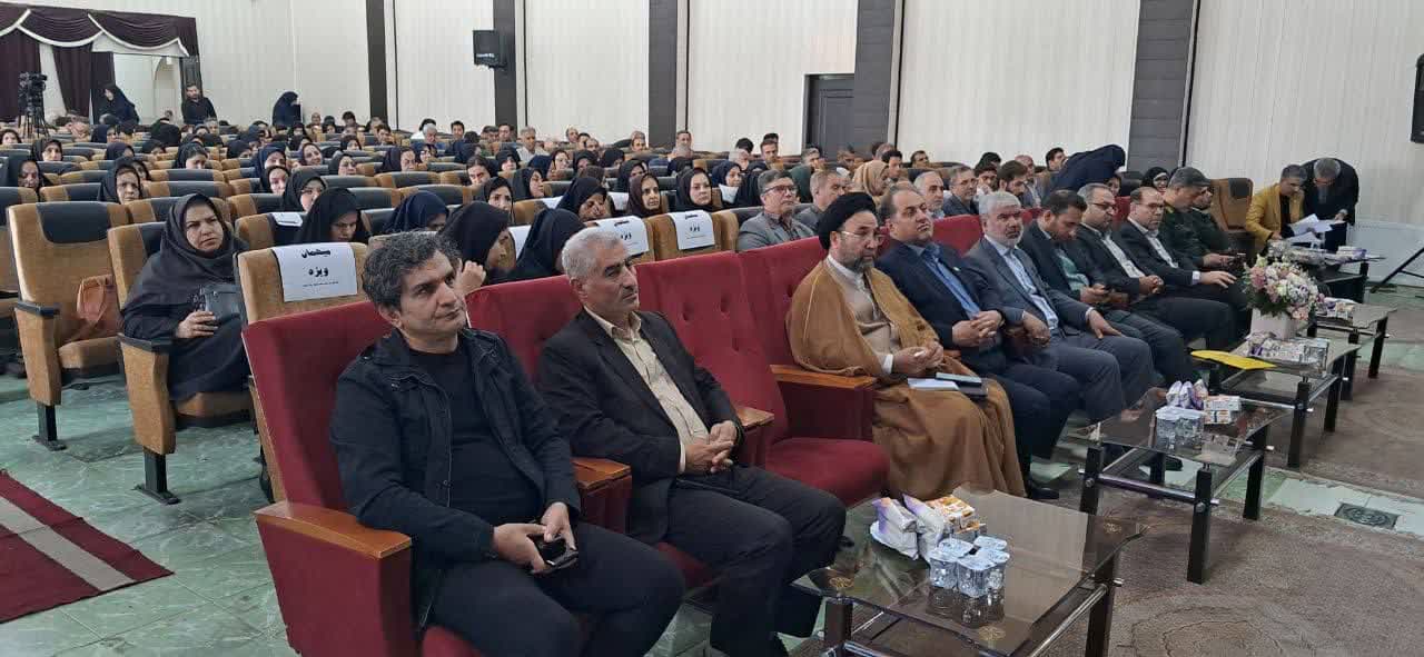 تجلیل از معلمان منتخب ناحیه یک آموزش و پرورش ارومیه