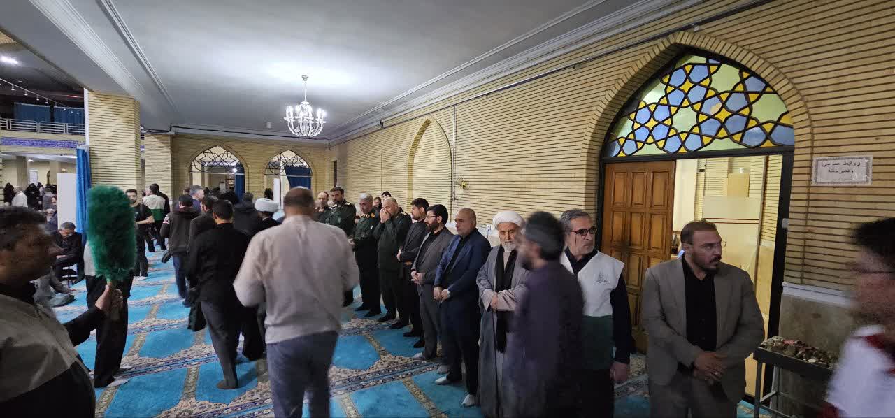 آلبوم تصویری / اجتماع امام رضایی های ارومیه در سوگ شهدای حادثه بالگرد