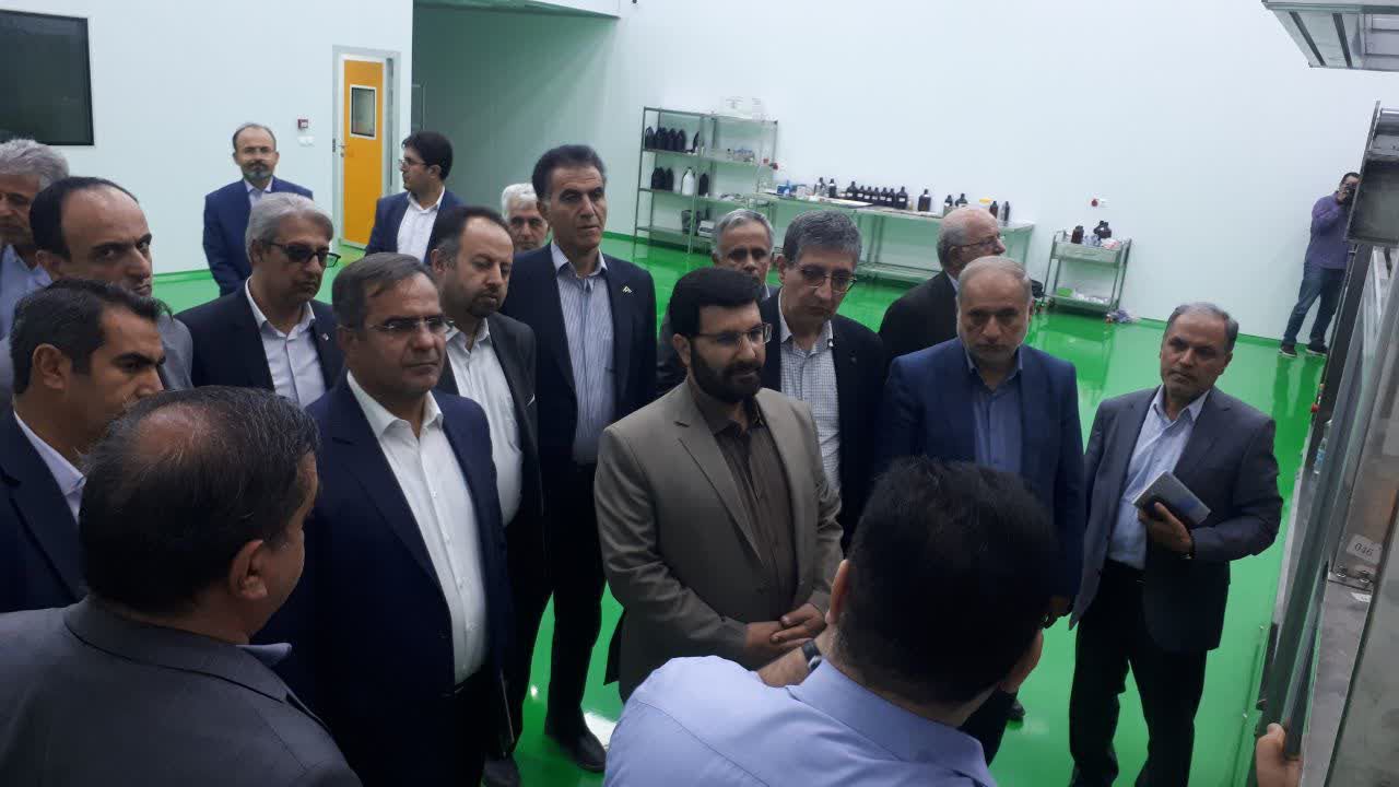 بازدید معاون هماهنگی امور اقتصادی استاندار آذربایجان غربی و فرماندار شهرستان ارومیه از دو شرکت تولیدی و صنعتی در ارومیه