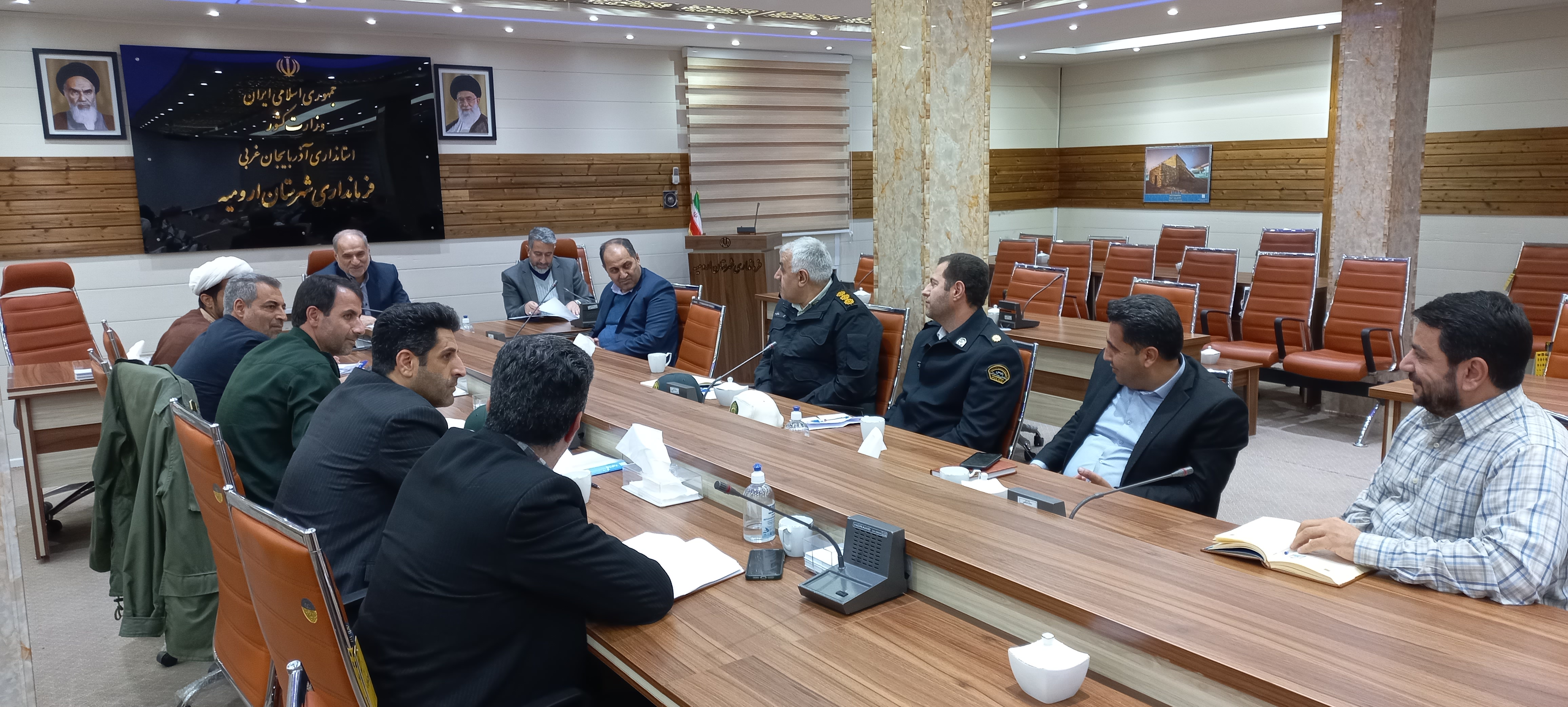 جلسه ساماندهی شئون فرهنگی با محوریت اجرای مراسمات ایام فاطمیه به ریاست فرماندار شهرستان ارومیه برگزار شد