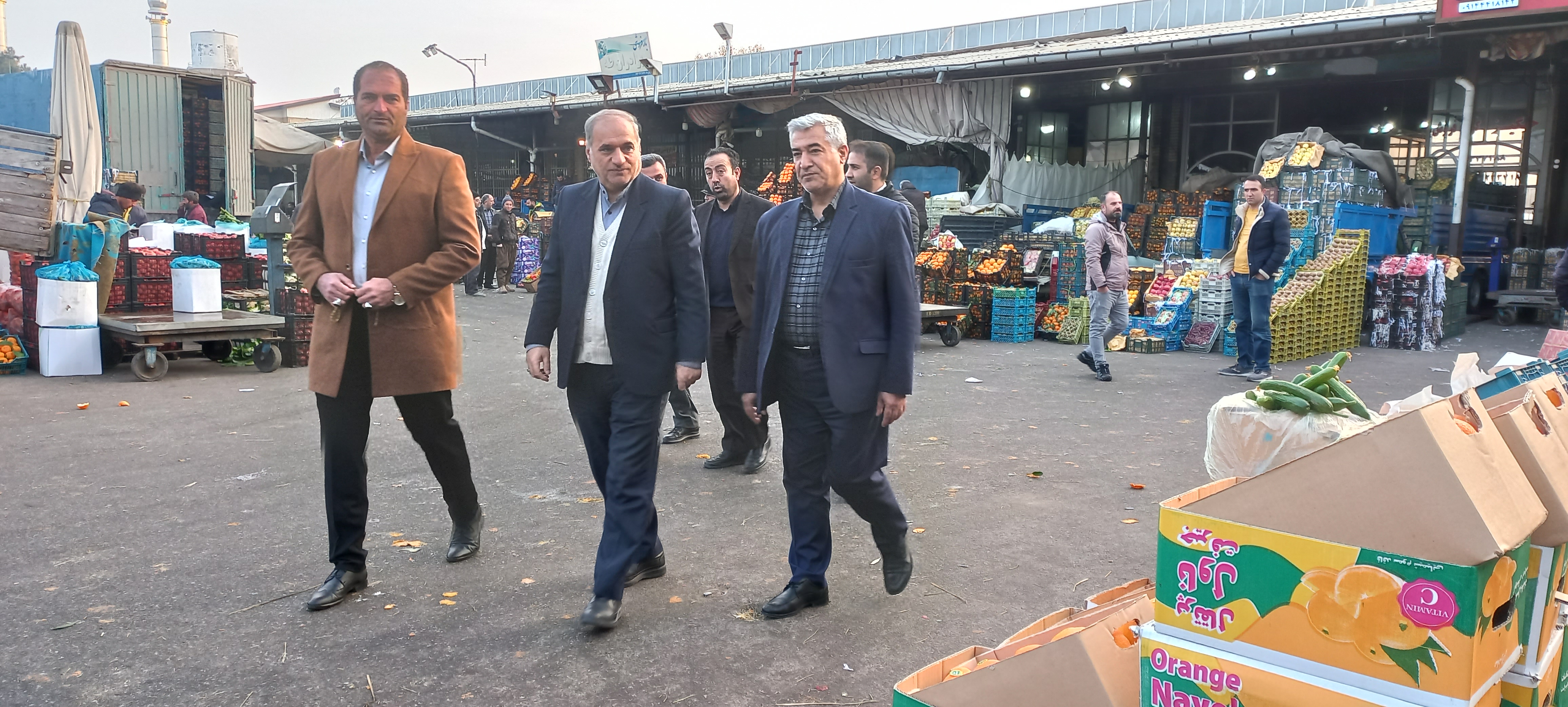 بازدید فرماندار شهرستان ارومیه از میدان میوه و تره بار