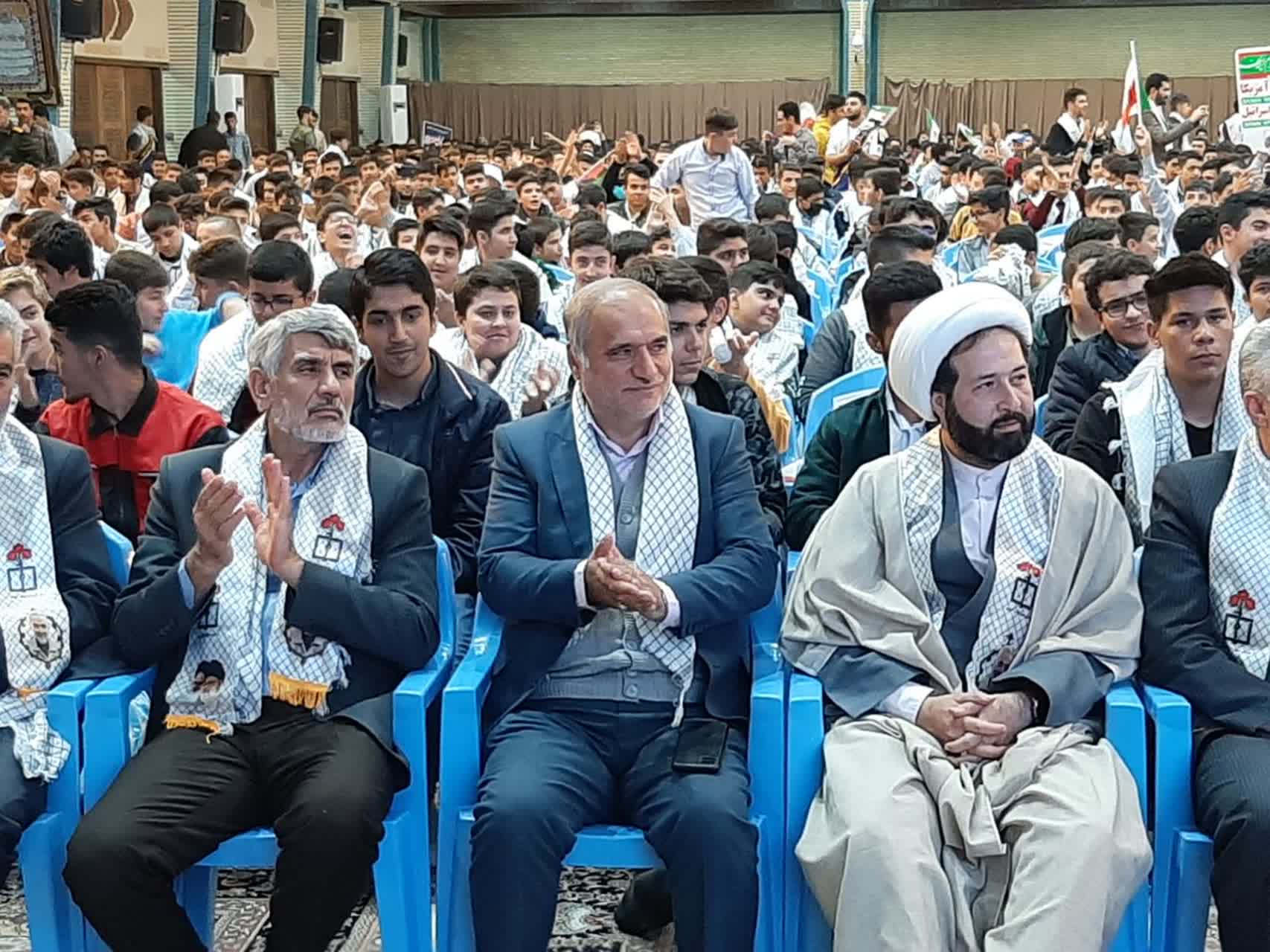 برگزاری اجتماع پرچمداران گام دوم انقلاب