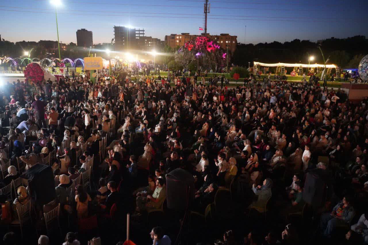 برگزاری جشنواره گل‌ها در ارومیه