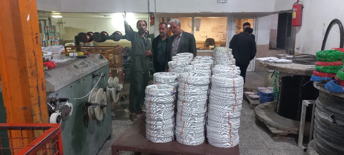 بازدید فرماندار ارومیه از واحدهای تولیدی کارخانه سیم و کابل رعد برق الکترونیک