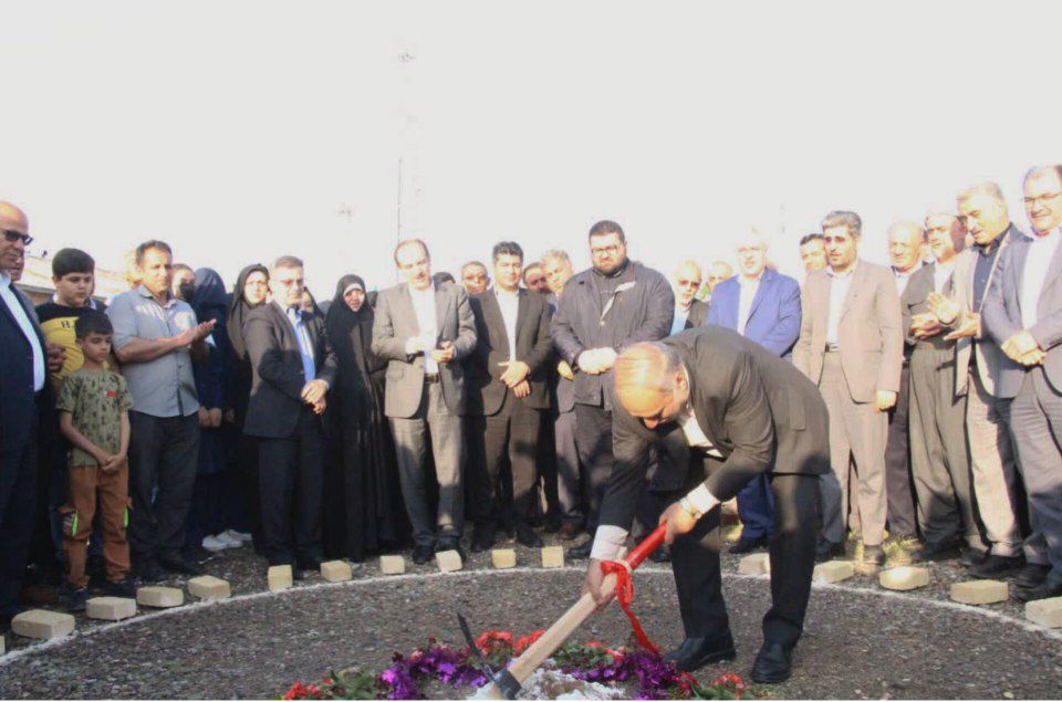 فرماندار شهرستان ارومیه کلنگ ساخت مدرسه میاوق را به زمین زد