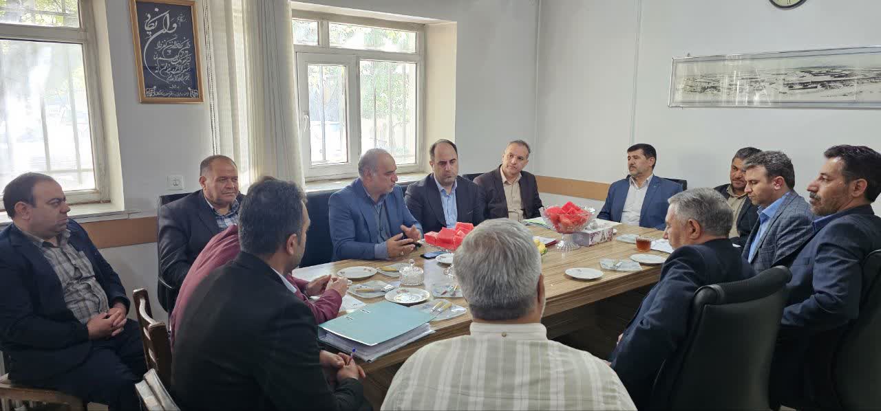 جلسه بررسی مسائل و مشکلات دفتر میهمانشهر زیوه به ریاست فرماندار شهرستان ارومیه برگزار شد