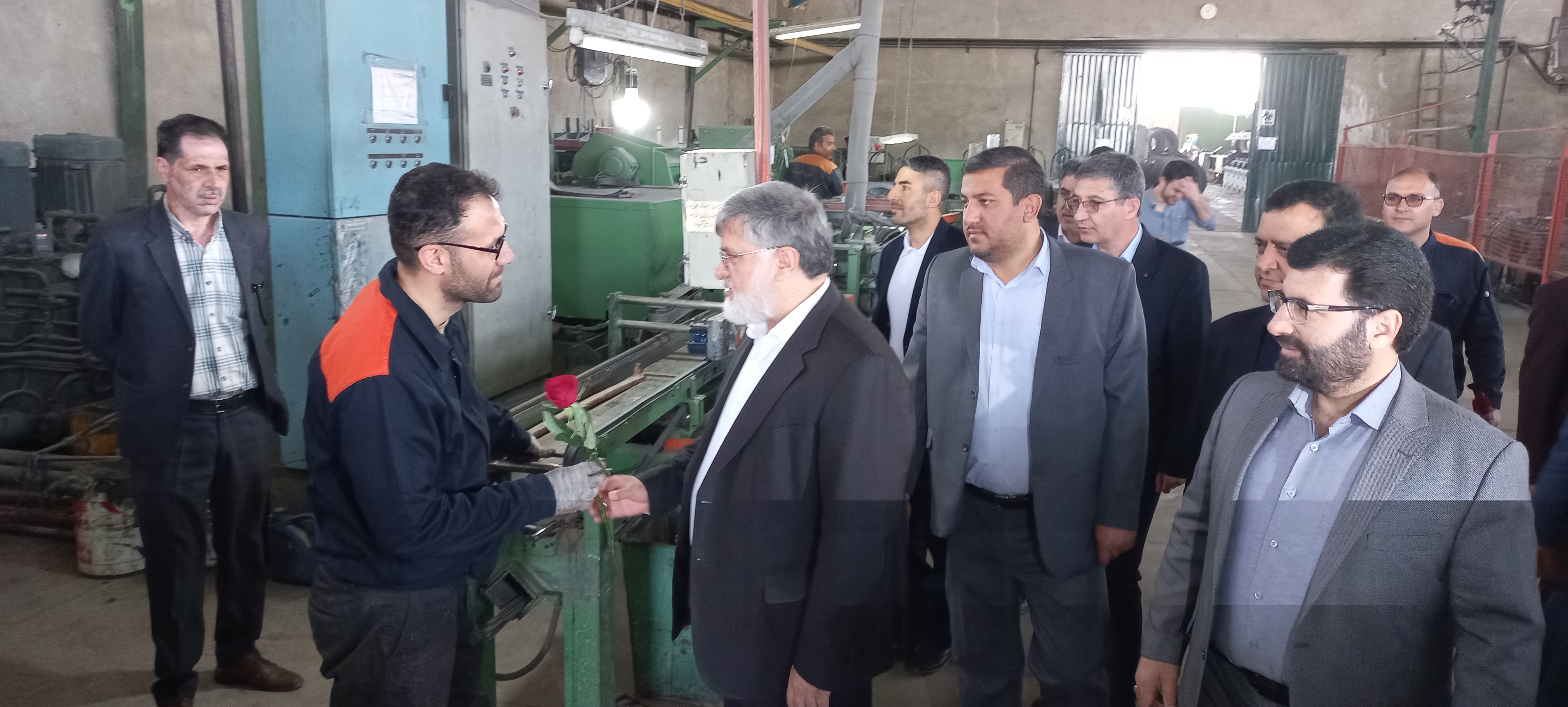 بازدید استاندار آذربایجان غربی از شرکت الکترود جوش