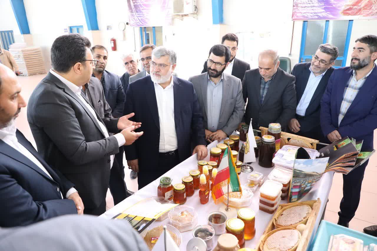 بازدید استاندار آذربایجان غربی از شرکت عسل مارمیشو و شرکت دخانیات