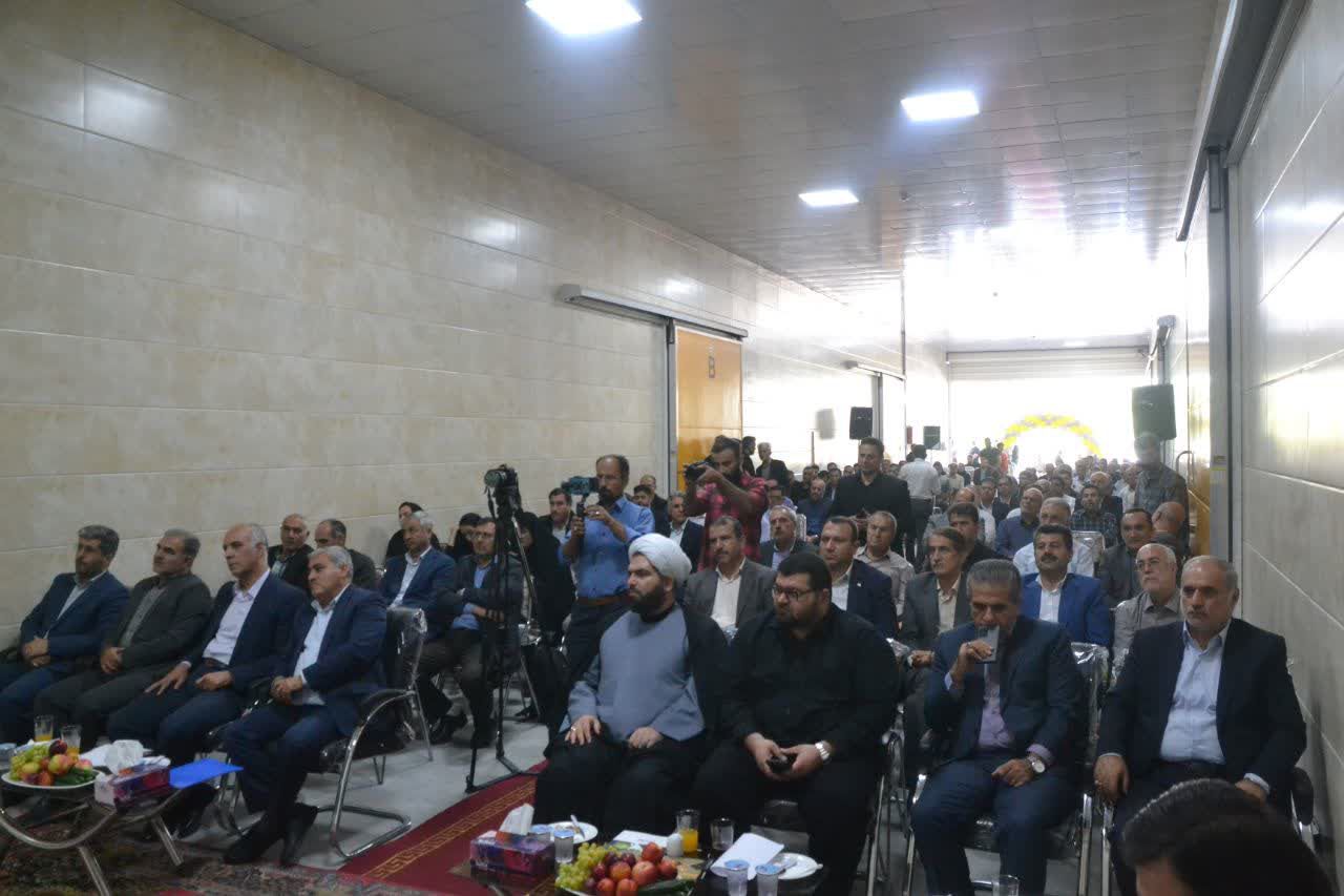 باحضور فرماندار شهرستان ارومیه و جمعی از مدیران استانی و شهرستانی ، سورت و بسته بندی 15 هزار تنی میوه در شهرستان ارومیه به بهره برداری رسید