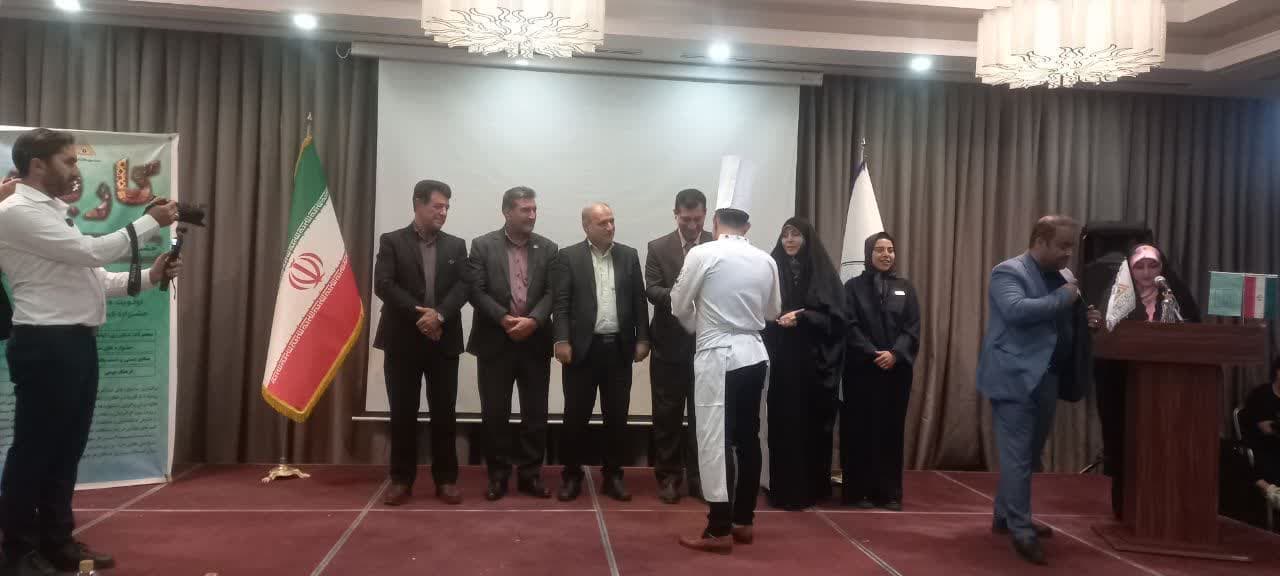 حضور فرماندار شهرستان ارومیه در مراسم اختتامیه سومین جشنواره و نمایشگاه بینالمللی غذاهای سنتی و محلی ارومیه