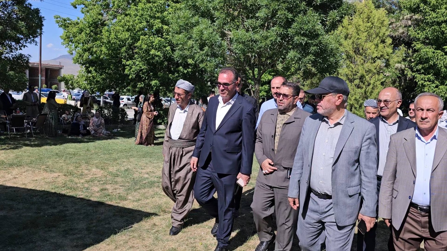 بازدید فرماندار ارومیه از جشنوارههای فرهنگی، هنری و ورزشی روستایی در صومای برادوست و بخش مرکزی