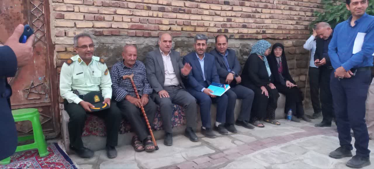 حضور غلامحسین عماری فرماندار شهرستان ارومیه و هیئت همراه از روستای گوزگوند از توابع بخش مرکزی