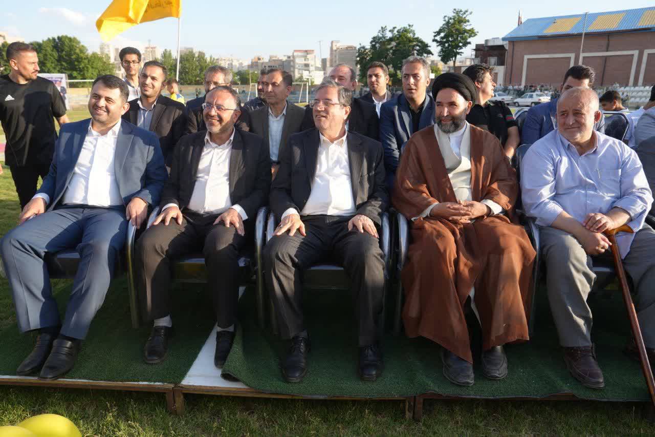 حضور استاندار آذربایجان‌غربی در جشن صعود تیم فوتبال 90 ارومیه به لیگ دسته یک کشور
