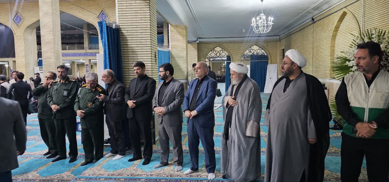 آلبوم تصویری / اجتماع امام رضایی های ارومیه در سوگ شهدای حادثه بالگرد