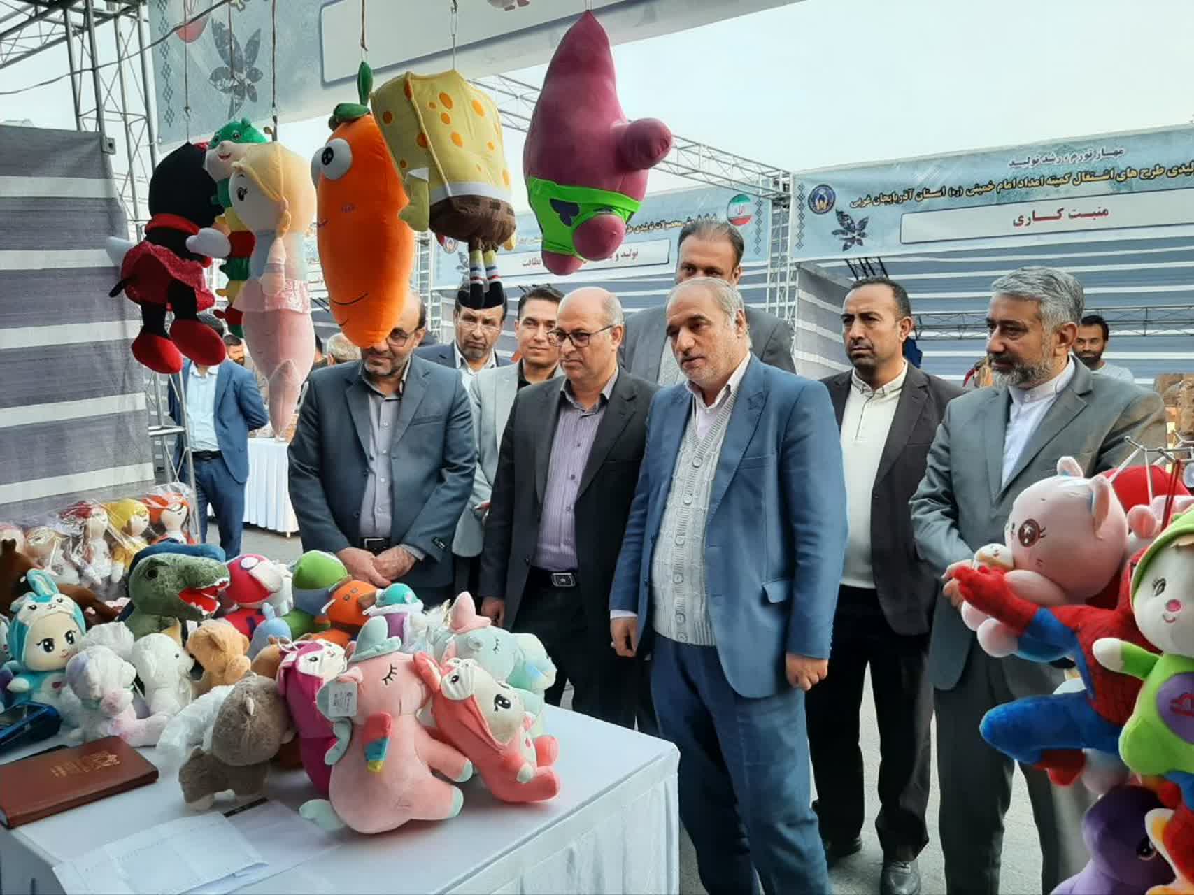 مراسم افتتاح نمایشگاه فصلی مجریان طرح های اشتغال کمیته امداد امام خمینی (ره)