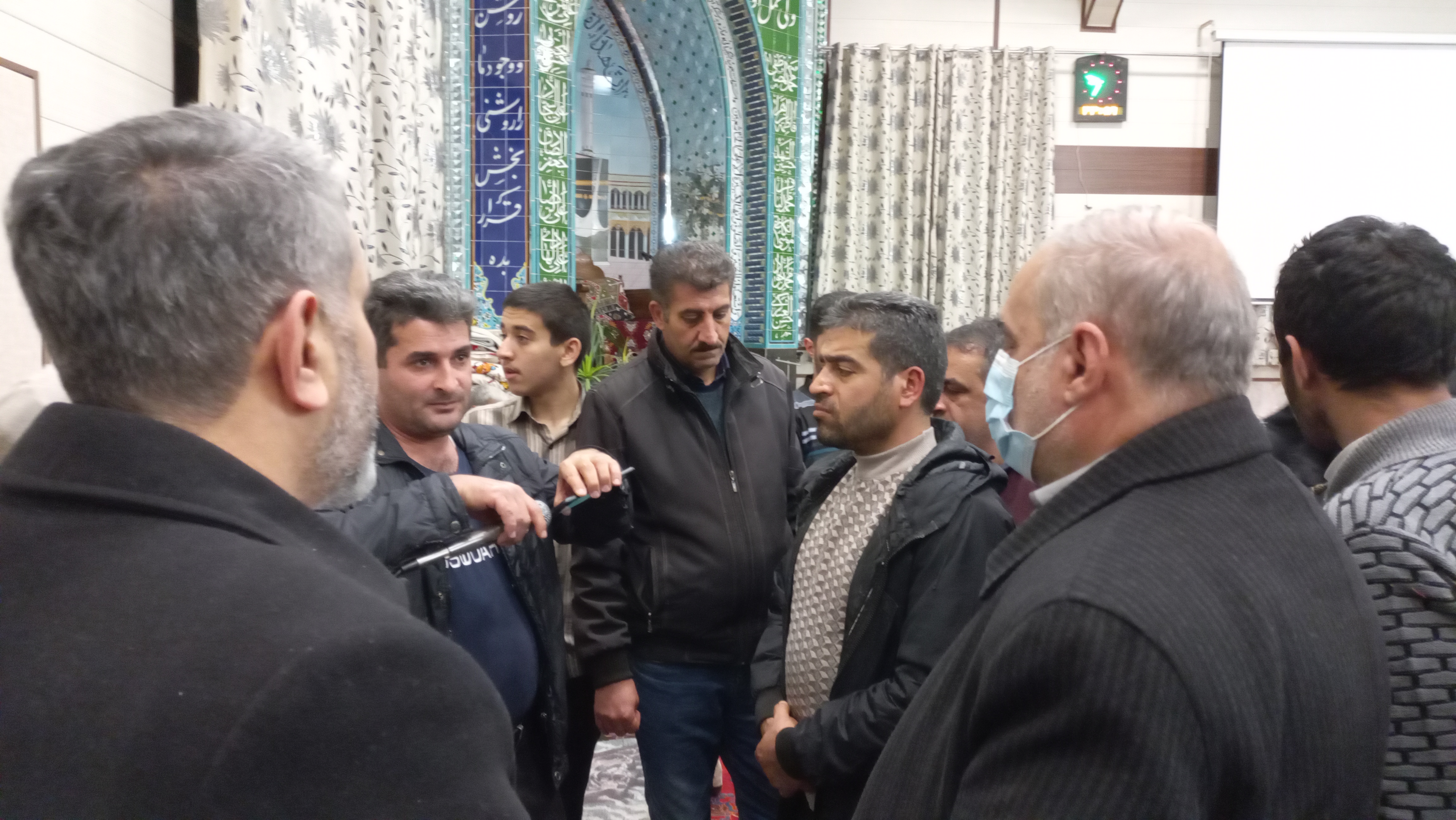 حضور فرماندار شهرستان ارومیه در مساجد اسکان زلزله زدگان خوی
