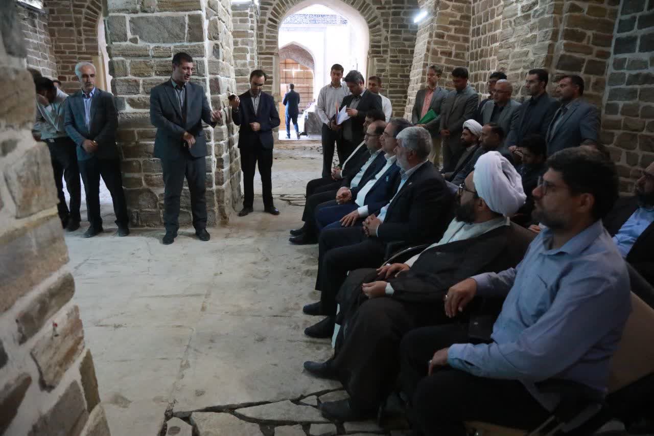 بازدید استاندار آذربایجانغربی از روند مرمت و احیای مسجد جامع ارومیه