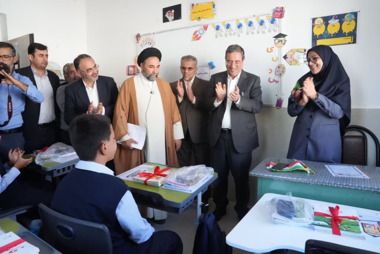 با حضور استاندار آذربایجانغربی انجام شد؛ بهرهبرداری از یک باب مدرسه 10 کلاسه استثنایی در شهر نوشین شهر بخش نازلو