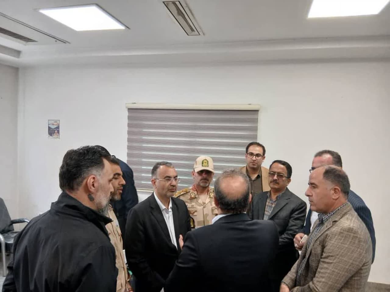 فرماندار شهرستان ارومیه بهمراه مدیر کل راهداری، طی بازدید میدانی از پایانه مرزی و گمرک سرو، از روند ارائه خدمات، زیرساختهای موجود، رویههای گمرکی و مشکلات مرتبط با تردد کامیونها احرای طرح جامع، سالن