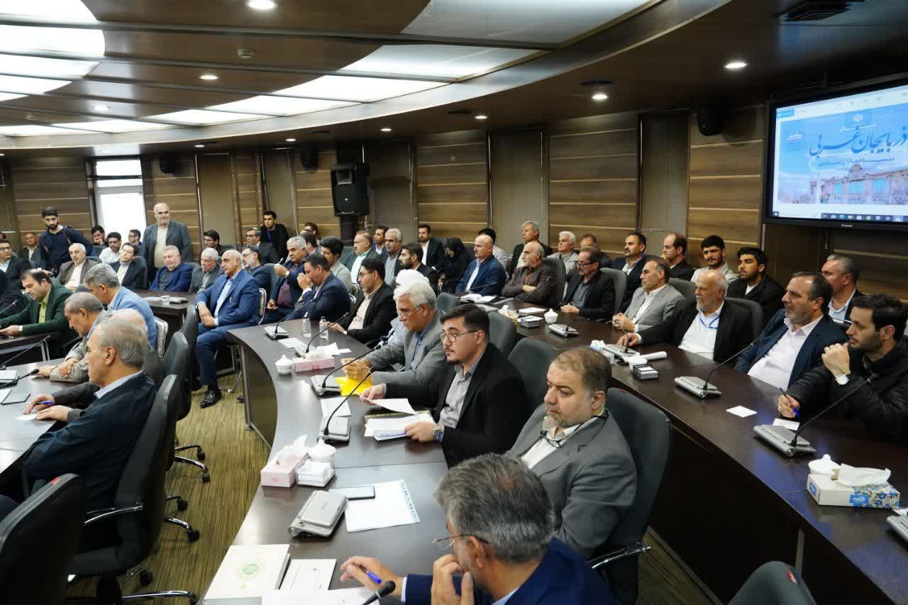 نشست رئیس‌جمهور با فعالان سیاسی آذربایجان‌غربی