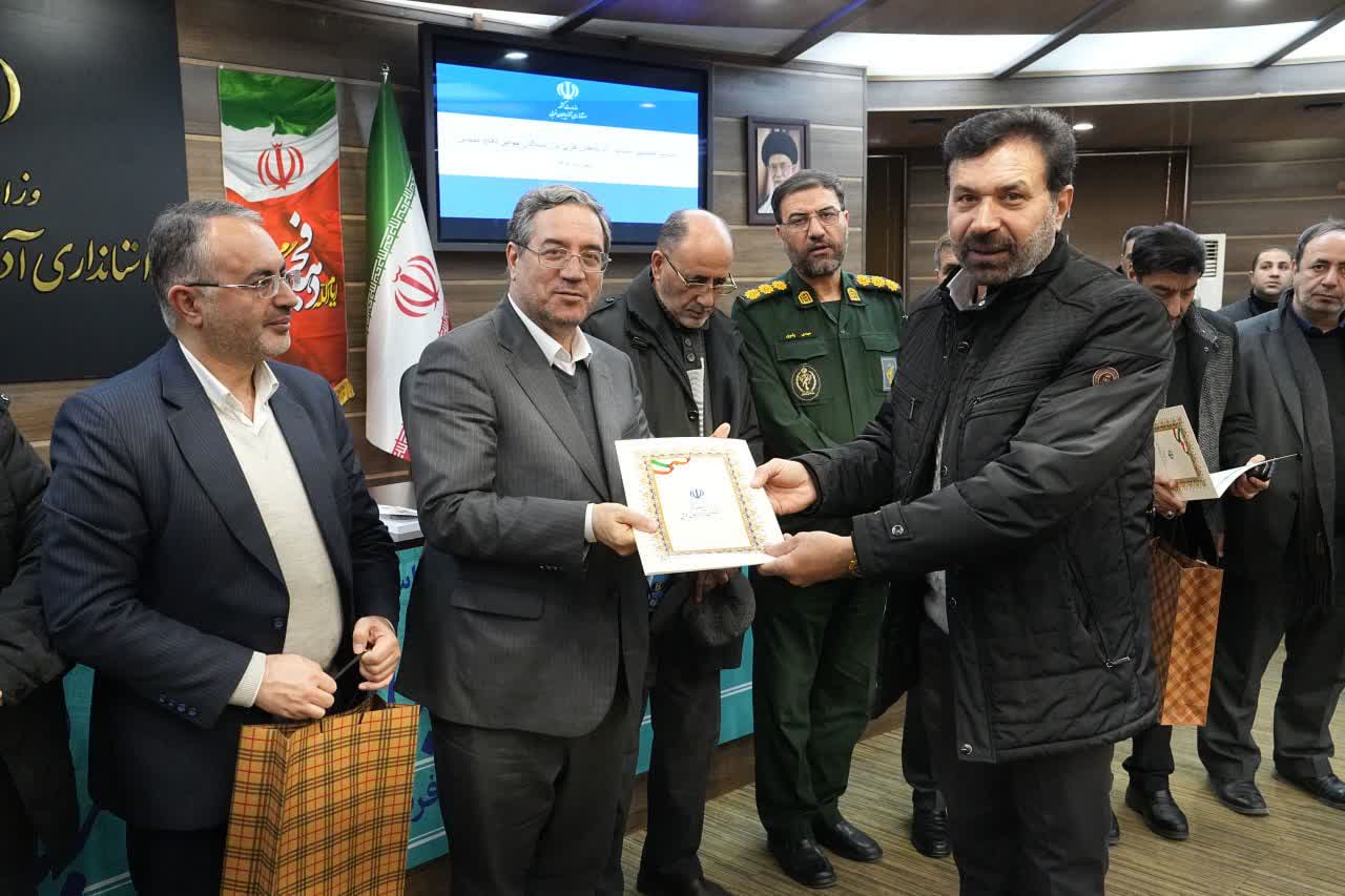 برگزاری نشست صمیمی استاندار آذربایجان‌غربی با رزمندگان غواص دفاع مقدس