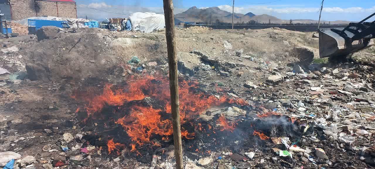 بازدید فرماندار ارومیه از برنامه پاکسازی محور جاده شهید کلانتری به مناسبت روز طبیعت