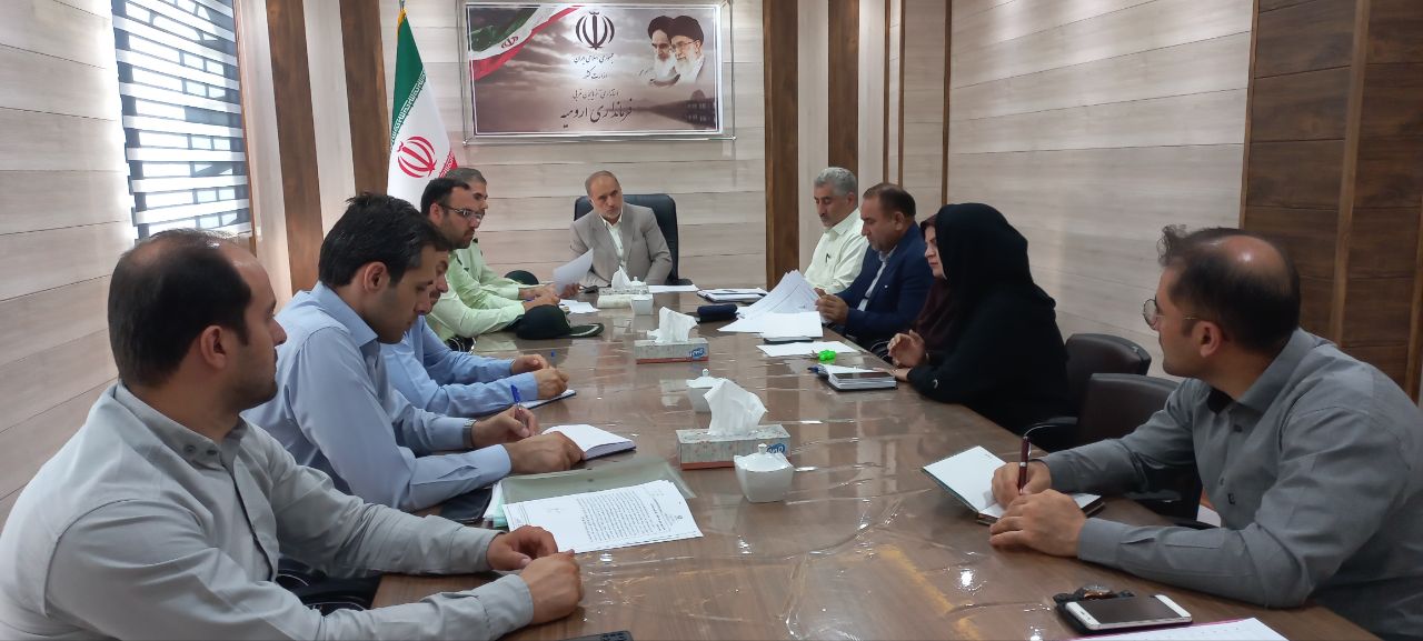 نشست هماندیشی نظارت بر فعالیت مراکز و آموزشگاه های علمی آزاد با حضور فرماندار شهرستان ارومیه برگزار شد