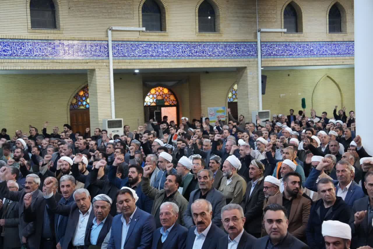 آلبوم تصویری / اجتماع امام رضایی های ارومیه در سوگ شهدای حادثه بالگرد