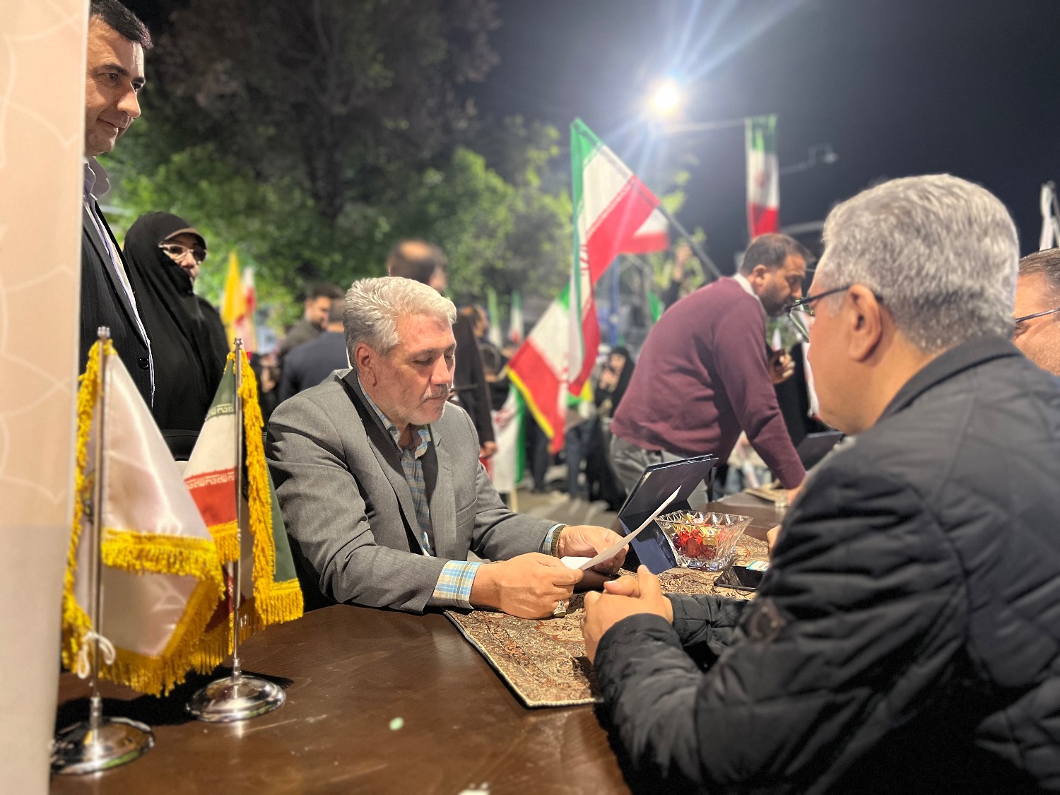 بازدید فرماندار شهرستان ارومیه از میز خدمت رزمگاه‌های شبانه ارومیه