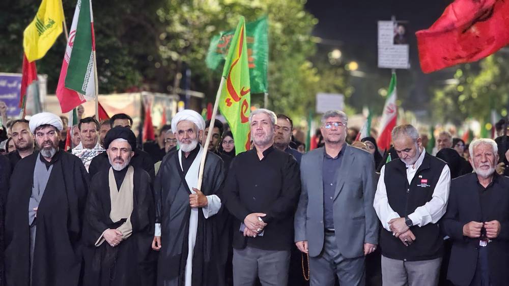 اجتماع شبانه مردم ارومیه؛ نمایش همبستگی اجتماعی و پاسخگویی مستقیم مسئولان در میز خدمت