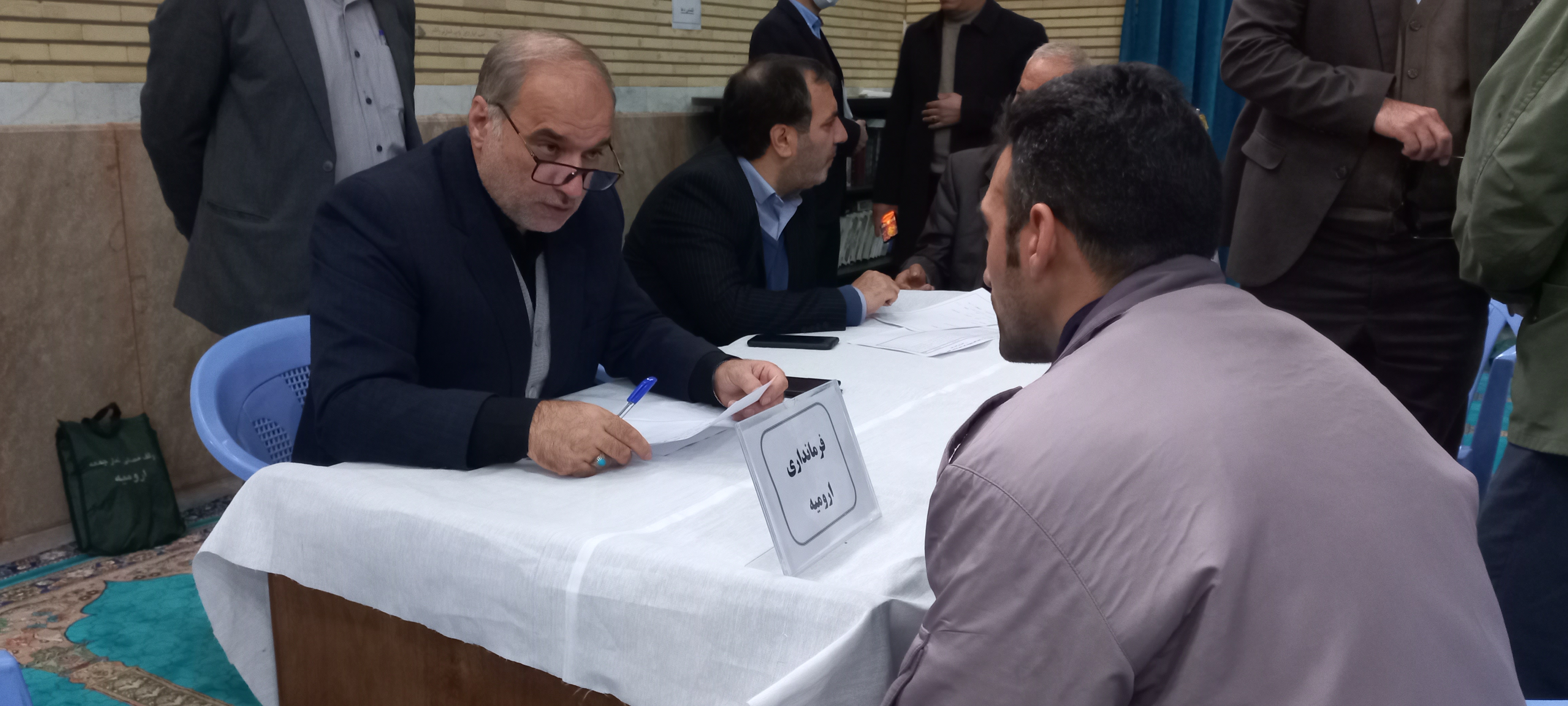 میز ارتباطات مردمی فرمانداری شهرستان ارومیه برگزار شد + عکس