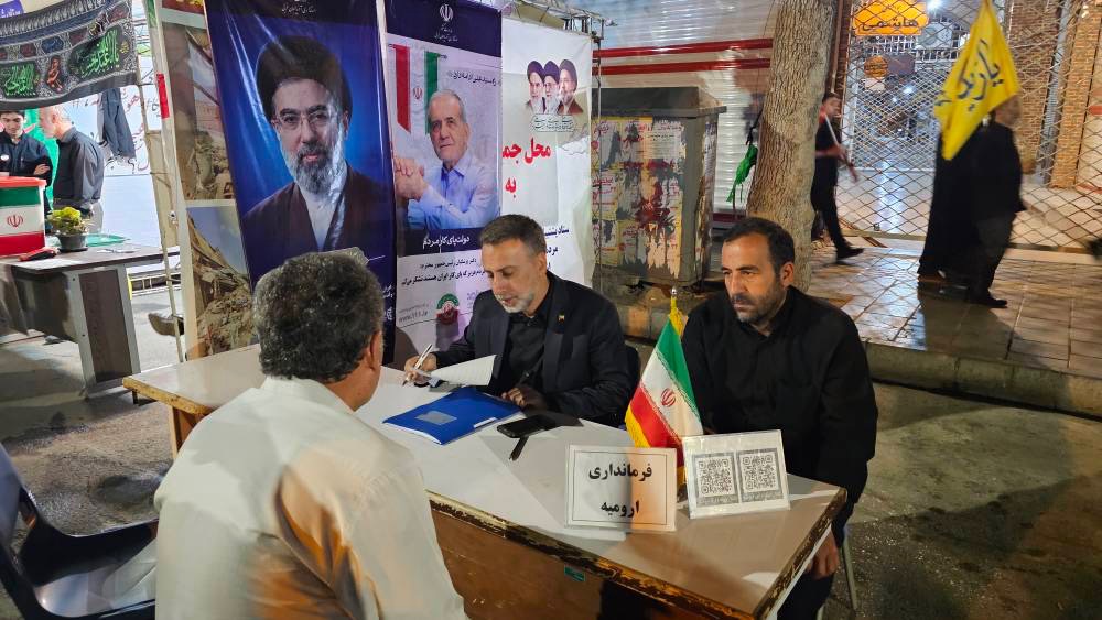 اجتماع شبانه مردم ارومیه؛ نمایش همبستگی اجتماعی و پاسخگویی مستقیم مسئولان در میز خدمت