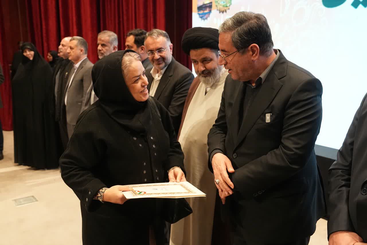 با حضور استاندار آذربایجانغربی انجام شد؛ برگزاری آیین سومین رویداد استانی جایزه جوانی جمعیت در ارومیه