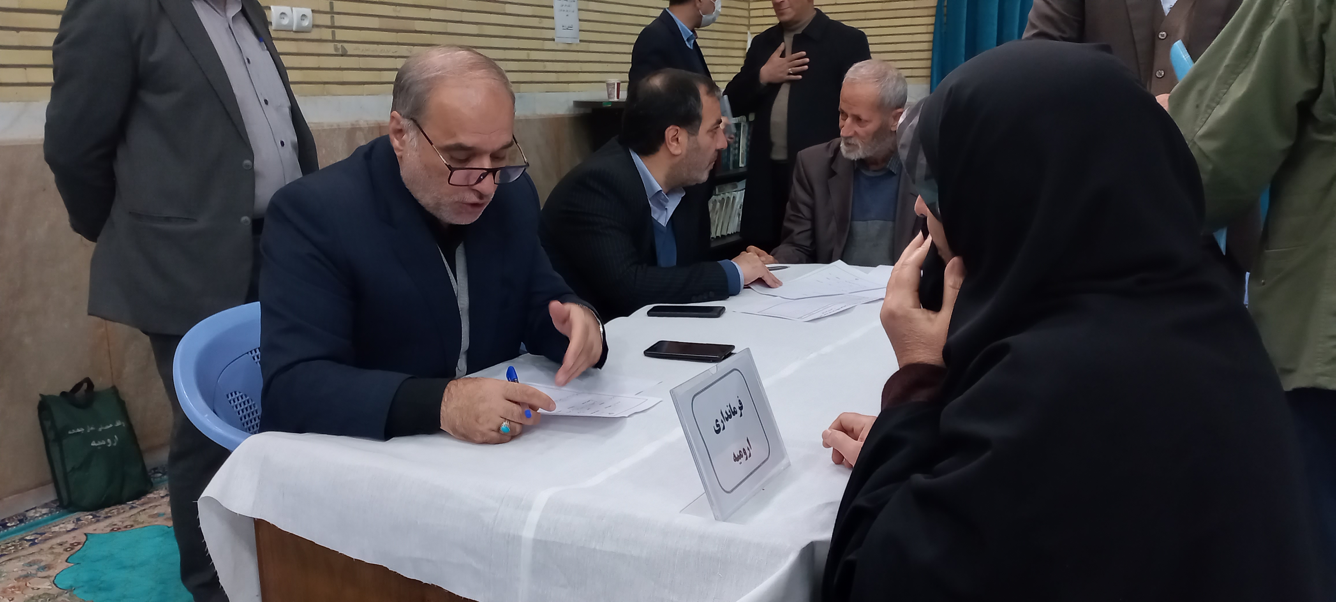 میز ارتباطات مردمی فرمانداری شهرستان ارومیه برگزار شد + عکس