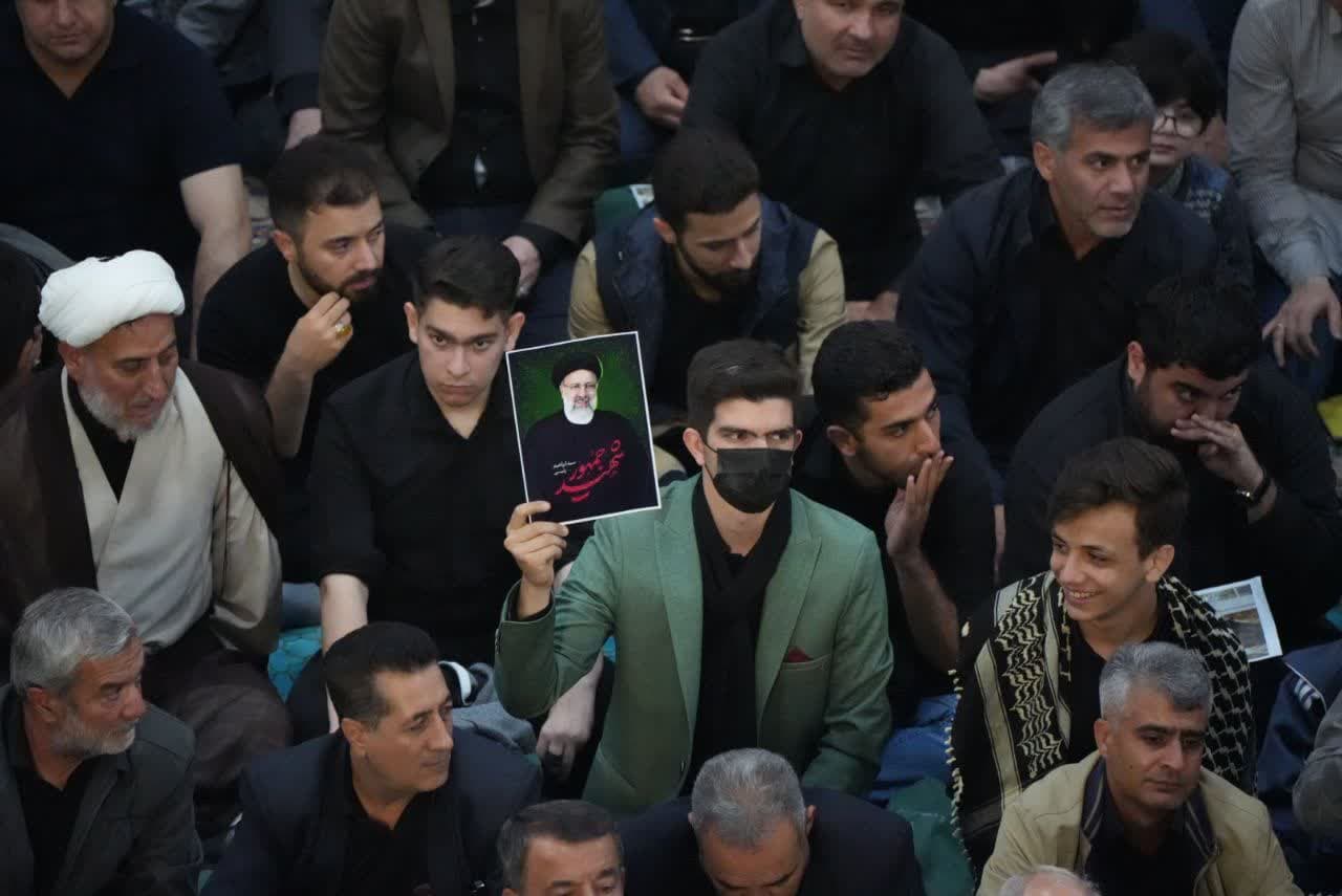 آلبوم تصویری / اجتماع امام رضایی های ارومیه در سوگ شهدای حادثه بالگرد
