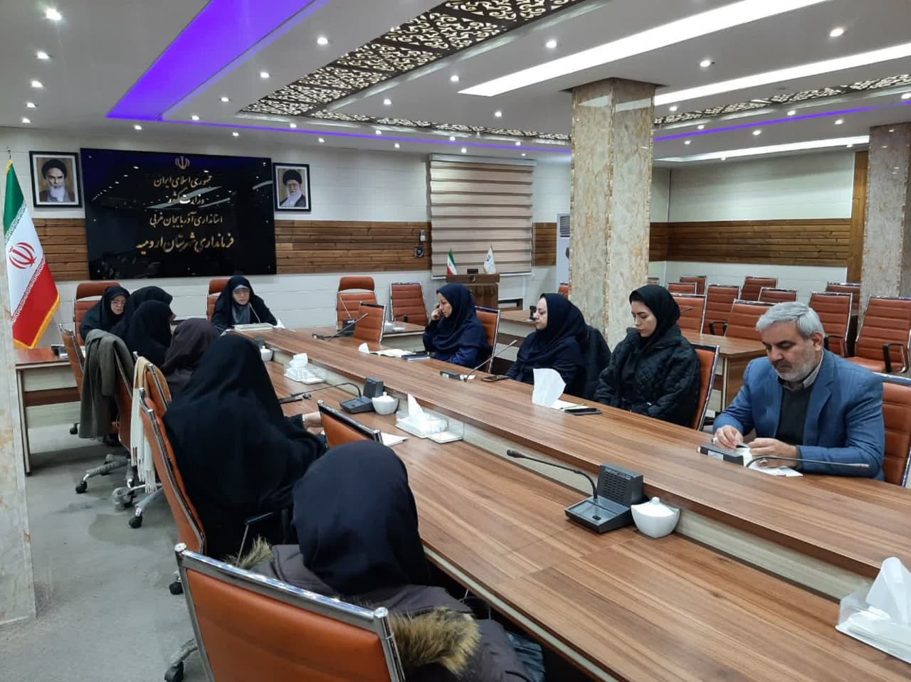 دومین جلسه کمیته زنان ستاد بزرگداشت دهه فجر شهرستان ارومیه برگزار شد.