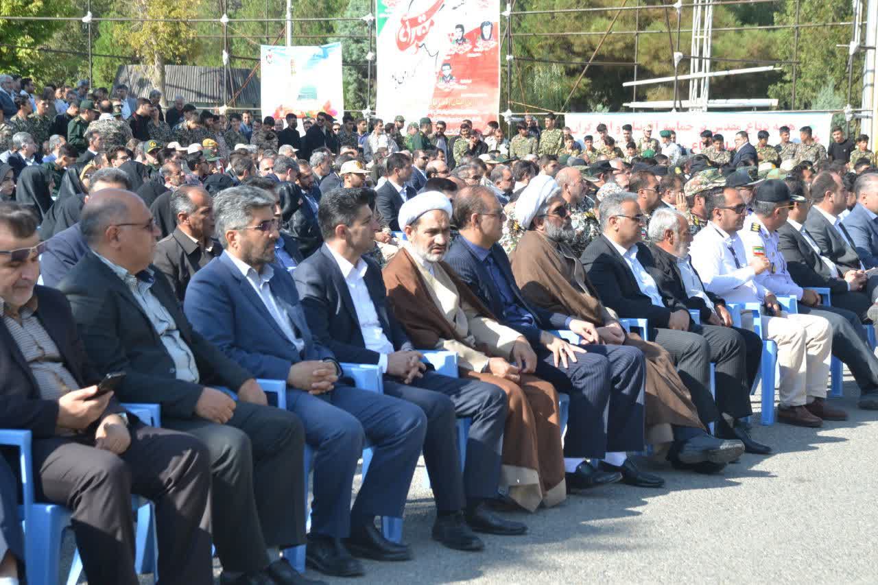 مراسم عطرافشانی و گلباران گلزار مطهر شهدا بمناسبت گرامیداشت هفته دفاع مقدس