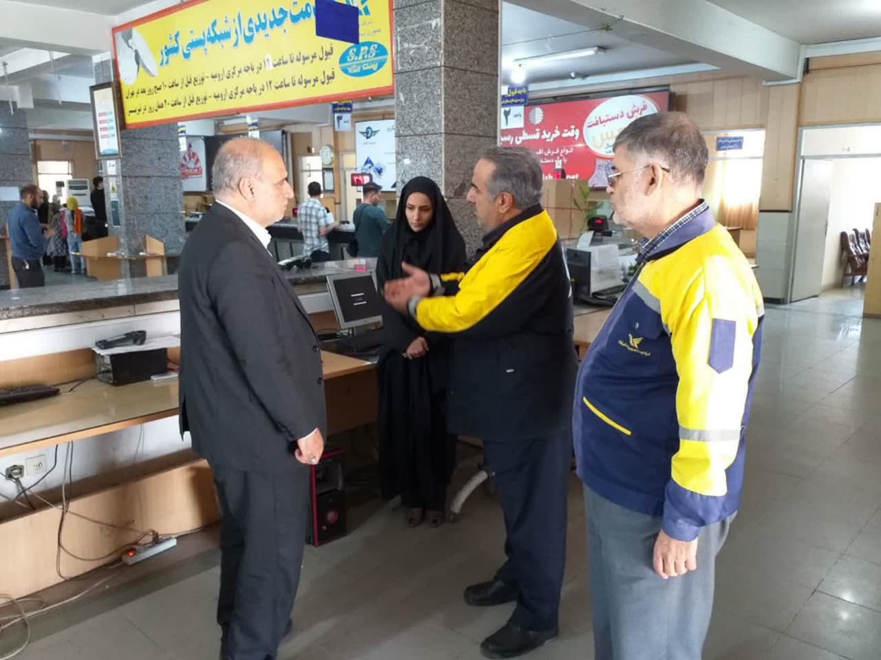 حضور فرماندار شهرستان در اداره پست ارومیه
